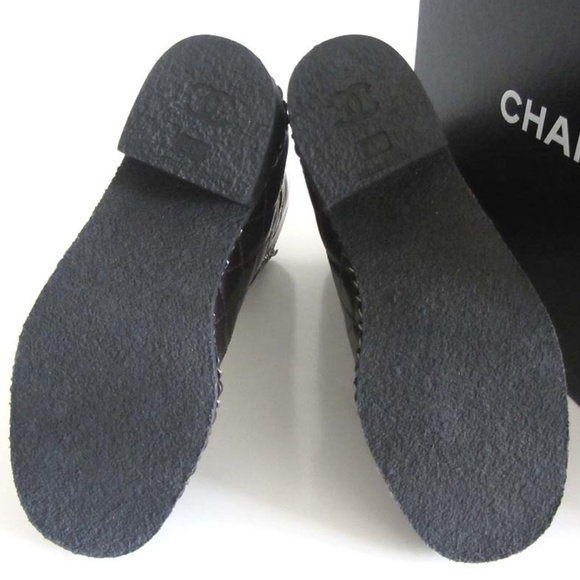 CHANEL CC quilted chain cap toe combat boots 37 7 - Picture 4 of 8